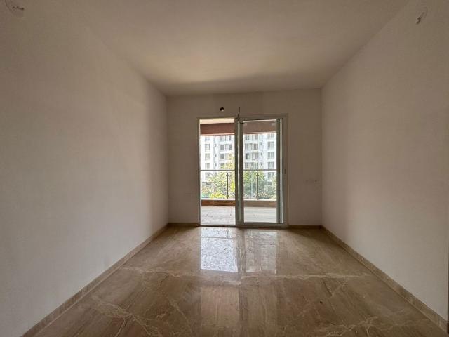 Resale | 2 BHK 990 Sq.Ft. Apartment in Goel Ganga Acropolis