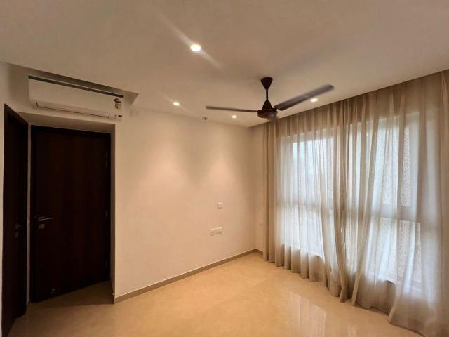 Resale | 2 BHK + Basement 1050 Sq.Ft. Apartment in Hiranandani Highland