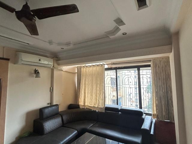 Resale | 2 BHK + Extra Room 640 Sq.Ft. Apartment in Vardhman Vatika