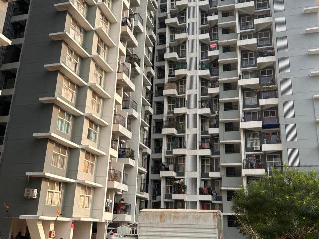 Resale | 2 BHK + Extra Room 650 Sq.Ft. Apartment in Lushlife Impero