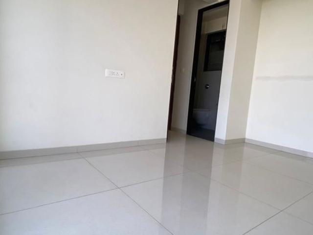 Resale | 2 BHK + Extra Room 651 Sq.Ft. Apartment in Mahaavir Pride