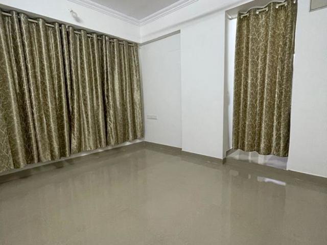 Resale | 2 BHK + Extra Room 682 Sq.Ft. Apartment in Khar West