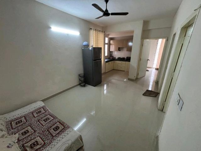 Resale | 2 BHK + Extra Room 690 Sq.Ft. Apartment in Shree Vardhman Green Court