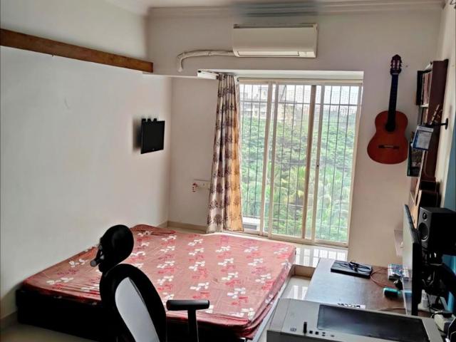 Resale | 2 BHK + Extra Room 700 Sq.Ft. Apartment in Shree Complex Borivali
