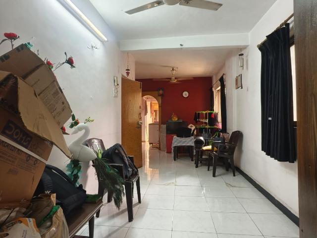 Resale | 2 BHK + Extra Room 700 Sq.Ft. Apartment in Thane West