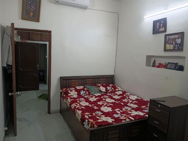 Resale | 2 BHK + Extra Room 800 Sq.Ft. Apartment in Sector 44