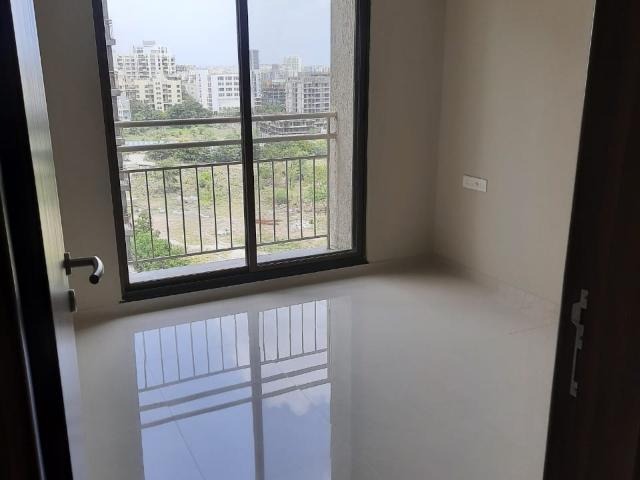 Resale | 2 BHK + Extra Room 825 Sq.Ft. Apartment in Kohinoor Courtyard One