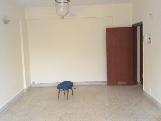 Resale | 2 BHK + Extra Room 890 Sq.Ft. Apartment in Colaba