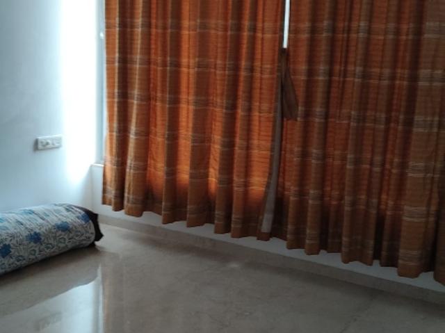 Resale | 2 BHK + Extra Room 900 Sq.Ft. Apartment in Rustomjee Athena