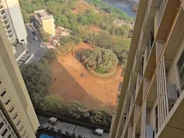 Resale | 2 BHK + Extra Room 928 Sq.Ft. Apartment in Vasant Oasis Phase 2