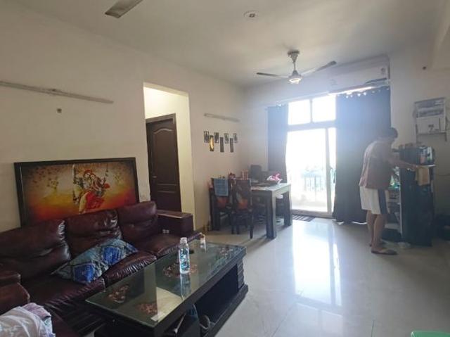 Resale | 2 BHK + Extra Room 950 Sq.Ft. Apartment in Amrapali Zodiac
