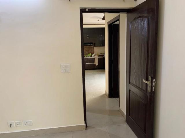 Resale | 2 BHK + Extra Room 950 Sq.Ft. Apartment in Amrapali Zodiac