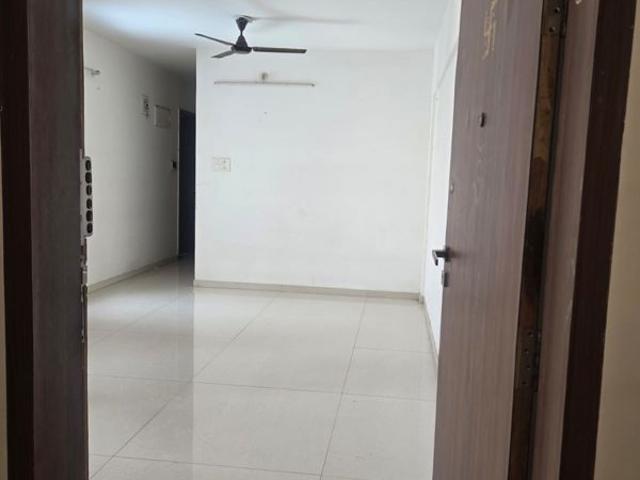 Resale | 2 BHK + Extra Room 950 Sq.Ft. Apartment in Rosewood Apartment