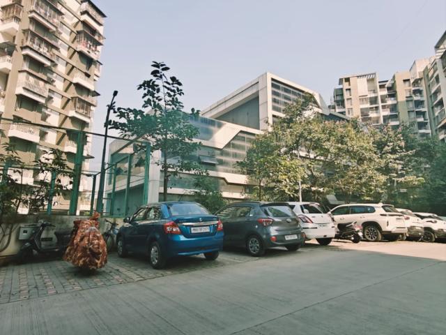 Resale | 2 BHK + Extra Room 970 Sq.Ft. Apartment in Majestique Venice