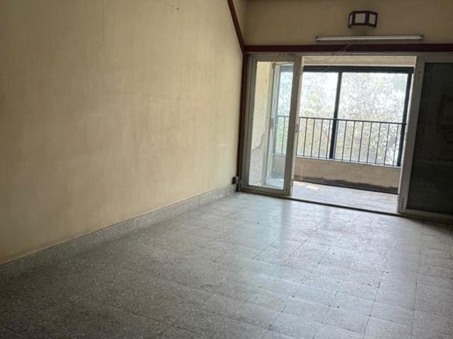 Resale | 2 BHK + Extra Room 970 Sq.Ft. Apartment in Colaba