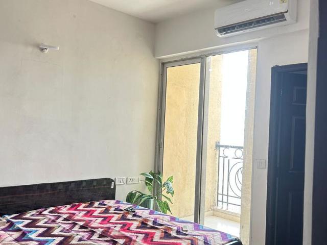 Resale | 2 BHK + Extra Room 970 Sq.Ft. Apartment in Prateek Grand City