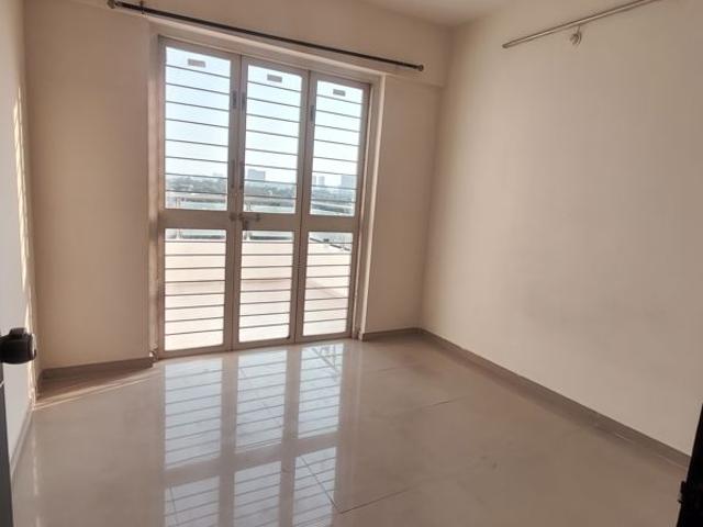 Resale | 2 BHK + Extra Room 970 Sq.Ft. Apartment in Samruddhi Park