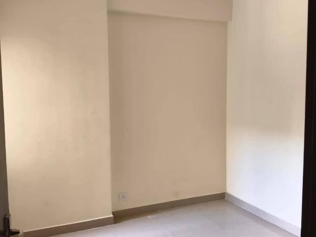 Resale | 2 BHK + Extra Room 984 Sq.Ft. Apartment in Ajnara Grand Heritage