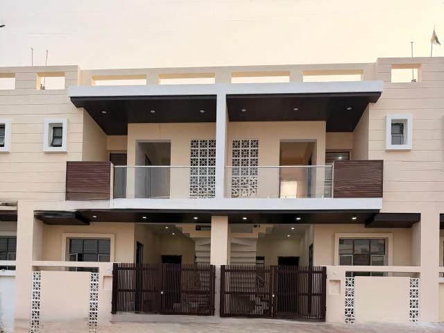 Resale | 2 BHK + Extra Room 1000 Sq.Ft. Independent House in Kisan Path