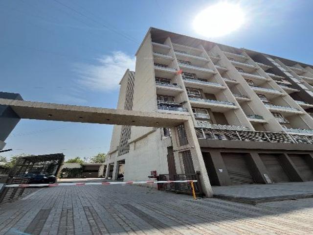 Resale | 2 BHK + Extra Room 1046 Sq.Ft. Apartment in Gagan Adira