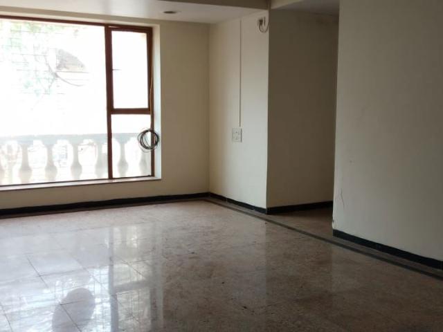 Resale | 2 BHK + Extra Room 1050 Sq.Ft. Apartment in Emerald Isle 2