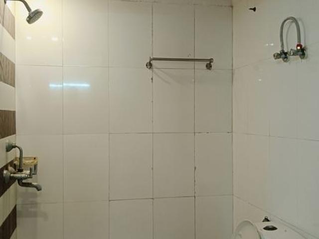 Resale | 2 BHK + Extra Room 1140 Sq.Ft. Apartment in Amrapali Eden Park