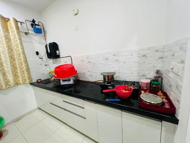 Resale | 2 BHK + Extra Room 1235 Sq.Ft. Apartment in K Raheja Vistas Premiere