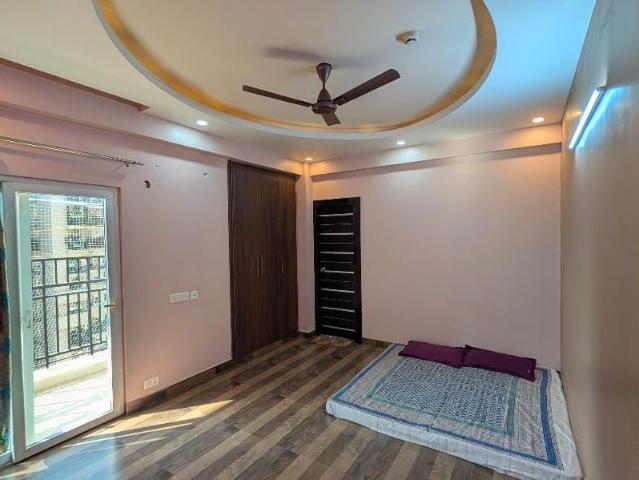 Resale | 2 BHK + Extra Room 1250 Sq.Ft. Apartment in Ajnara Gen X