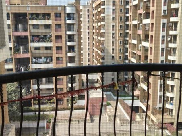 Resale | 2 BHK + Extra Room 1250 Sq.Ft. Apartment in Magarpatta Sylvania