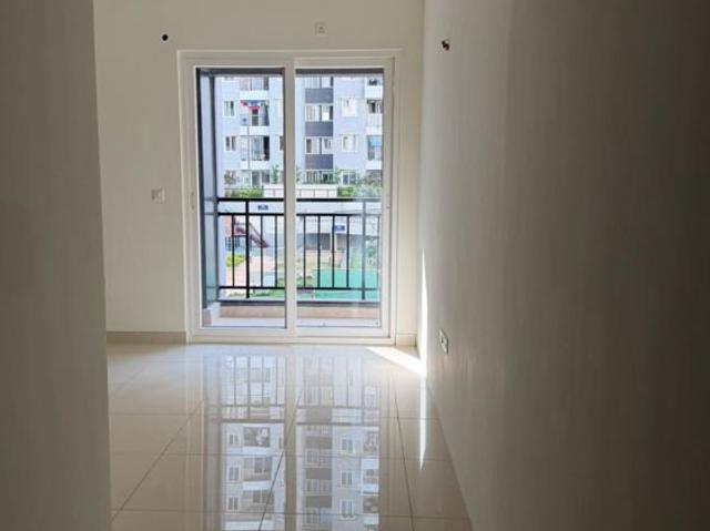 Resale | 2 BHK + Extra Room 1281 Sq.Ft. Apartment in Monarch Aqua
