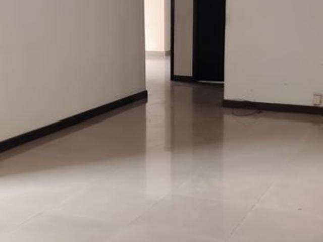 Resale | 2 BHK + Extra Room 1325 Sq.Ft. Apartment in BPTP Park Grandeura