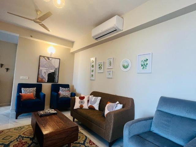 Resale | 2 BHK + Extra Room 1406 Sq.Ft. Apartment in M3M Skywalk