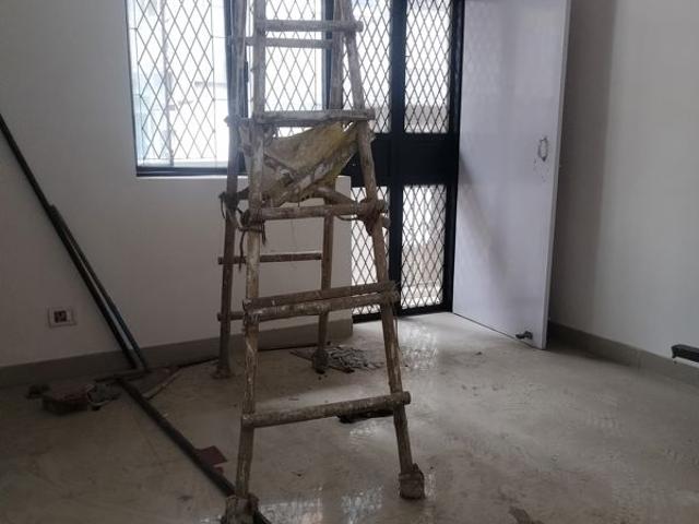 Resale | 2 BHK + Servant Room,Extra Room 900 Sq.Ft. Apartment in Vasant Kunj