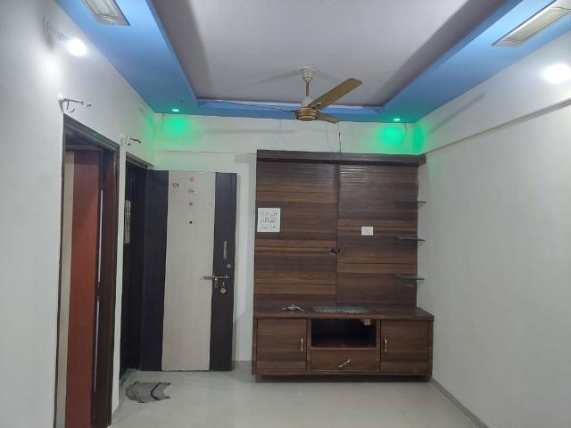 Resale | 2 BHK + Servant Room,Store Room 700 Sq.Ft. Apartment in Om Driya Heights