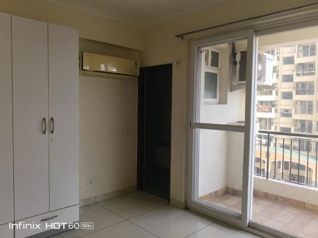 Resale | 2 BHK + Servant Room,Study Room 1075 Sq.Ft. Apartment in Sector 126