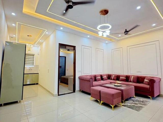 Resale | 2 BHK + Servant Room,Study Room 110 Sq.Yd. Apartment in Kharar Landran Road