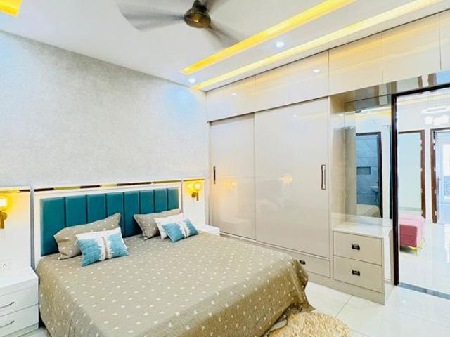 Resale | 2 BHK + Servant Room,Study Room 110 Sq.Yd. Apartment in Sector 115