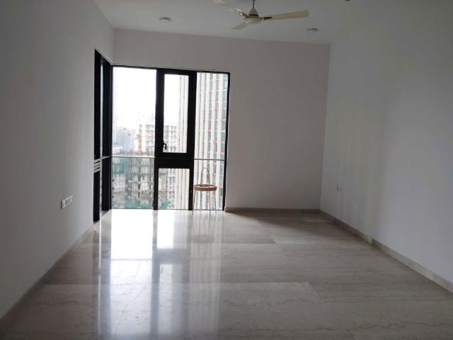 Resale | 2 BHK + Servant Room,Study Room 895 Sq.Ft. Apartment in Lodha The Park