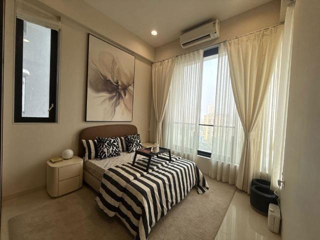 Resale | 2 BHK + Servant Room,Study Room 908 Sq.Ft. Apartment in Suraj The Palette