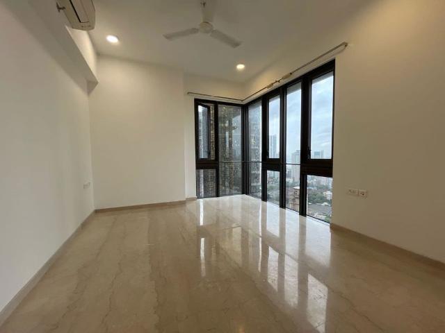 Resale | 2 BHK + Servant Room,Study Room 900 Sq.Ft. Apartment in Lodha The Park
