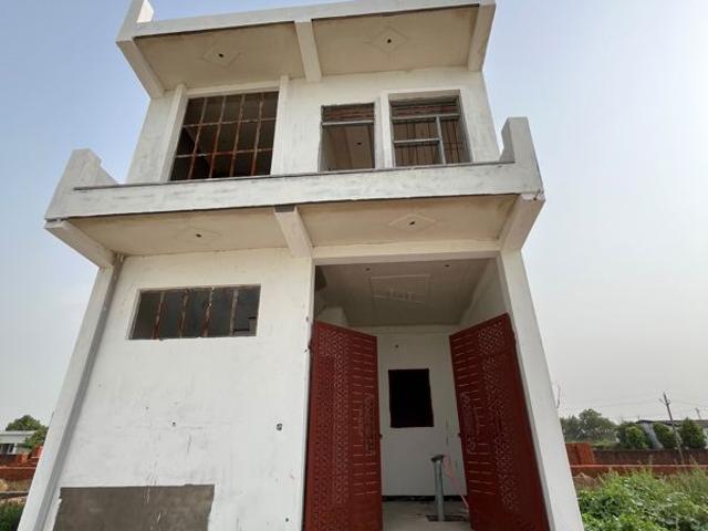 Resale | 2 BHK + Servant Room,Study Room 90 Sq.Yd. Villa in Madhuban Bapudham