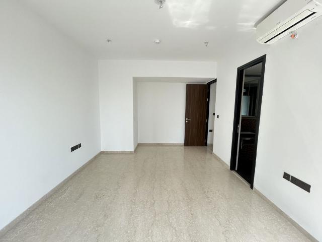Resale | 2 BHK + Servant Room,Study Room 980 Sq.Ft. Apartment in Lodha The Park