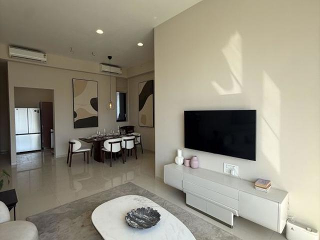 Resale | 2 BHK + Servant Room,Study Room 980 Sq.Ft. Apartment in Suraj The Palette