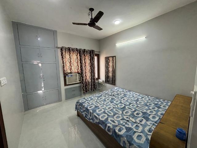 Resale | 2 BHK + Servant Room,Study Room,Extra Room 781 Sq.Ft. Apartment in Wadhwa Pristine