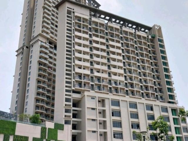 Resale | 2 BHK + Servant Room 1516 Sq.Ft. Apartment in M3M Heights