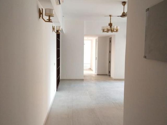 Resale | 2 BHK + Servant Room 1683 Sq.Ft. Apartment in Ireo Uptown
