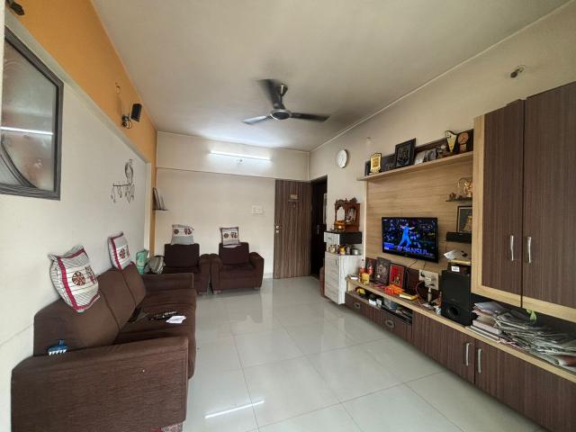 Resale | 2 BHK + Servant Room 1000 Sq.Ft. Apartment in Majestique Landmark Miami