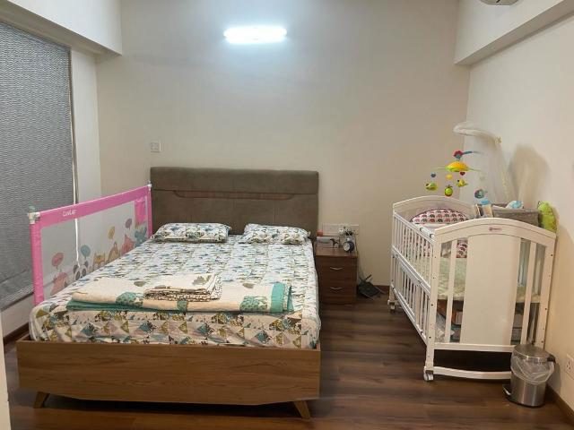 Resale | 2 BHK + Servant Room 1000 Sq.Ft. Apartment in Godrej The Trees