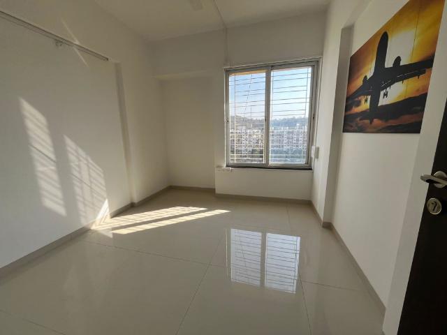 Resale | 2 BHK + Servant Room 1000 Sq.Ft. Apartment in Lohia Unicus C Wing