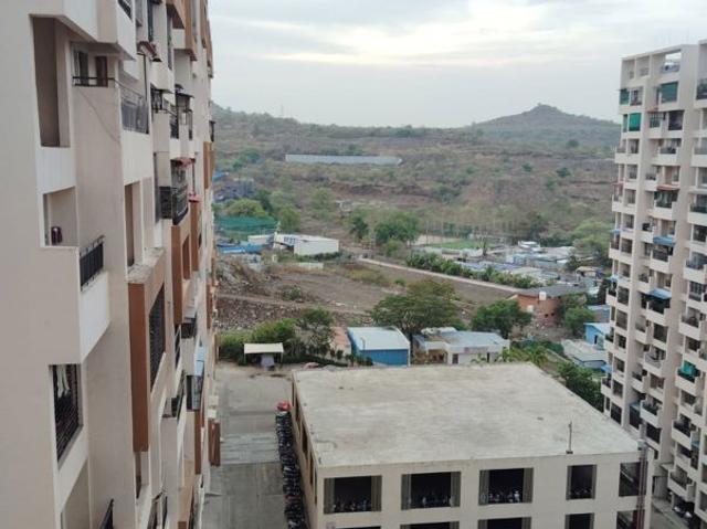 Resale | 2 BHK + Servant Room 1000 Sq.Ft. Apartment in Puranik Abitante